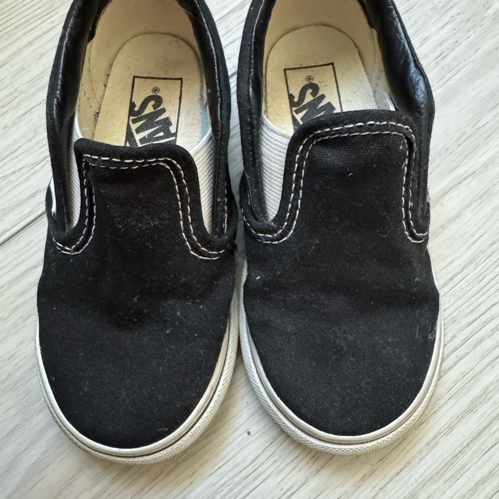 Vans Kids Slip-On Sneakers - Black